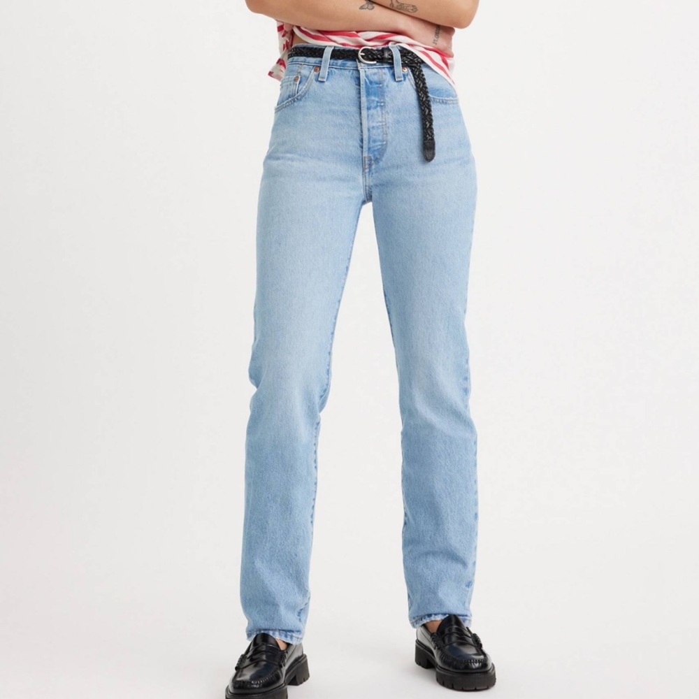 Levi's Women's Light Blue 501 High-Rise Straight Jeans